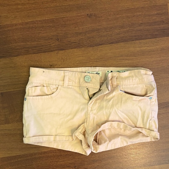 Peach coloured shorts - Picture 1 of 4